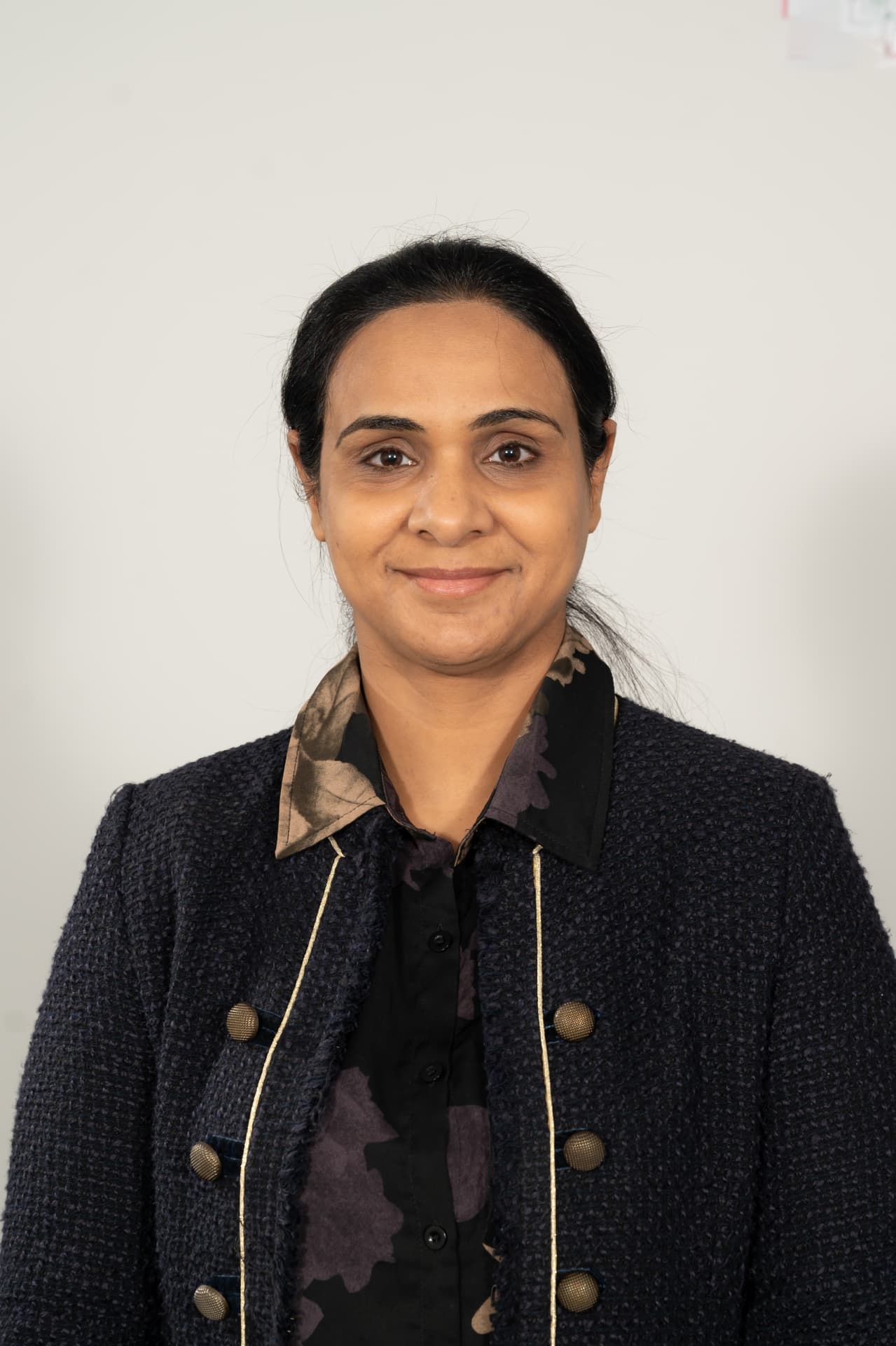 Dr Asma Majid